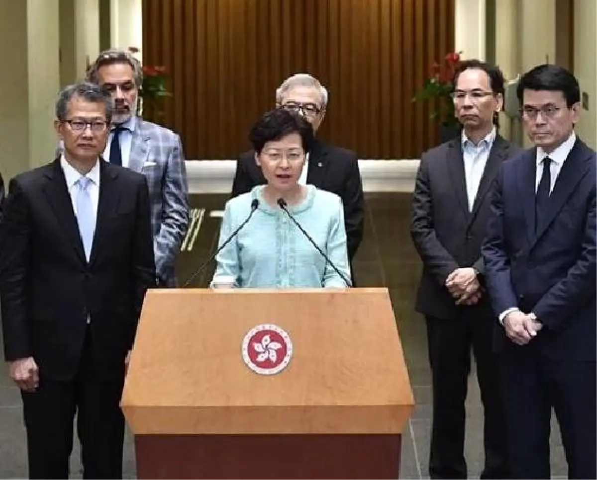 Hong kong\'da protestoların sebebi olan tasarı geri çekiliyor