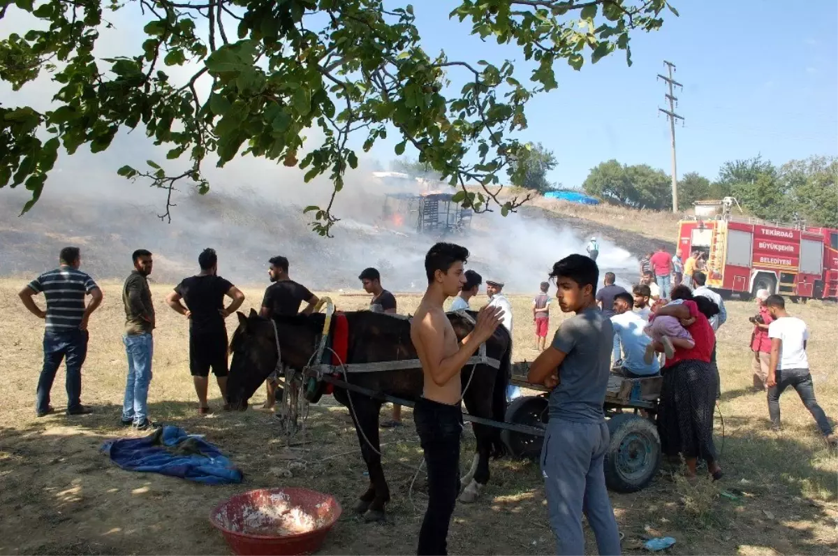 İlçeyi duman bulutu sardı, vatandaşlar merakla izledi