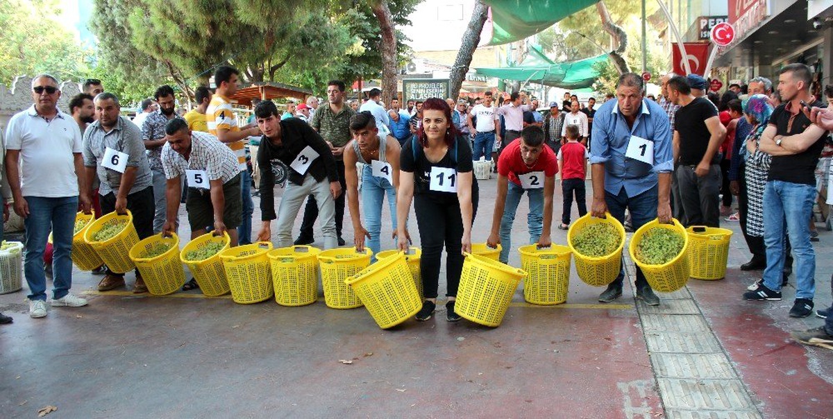 İngilizce öğretmeni kadın tabuları yıkmak için yarıştı