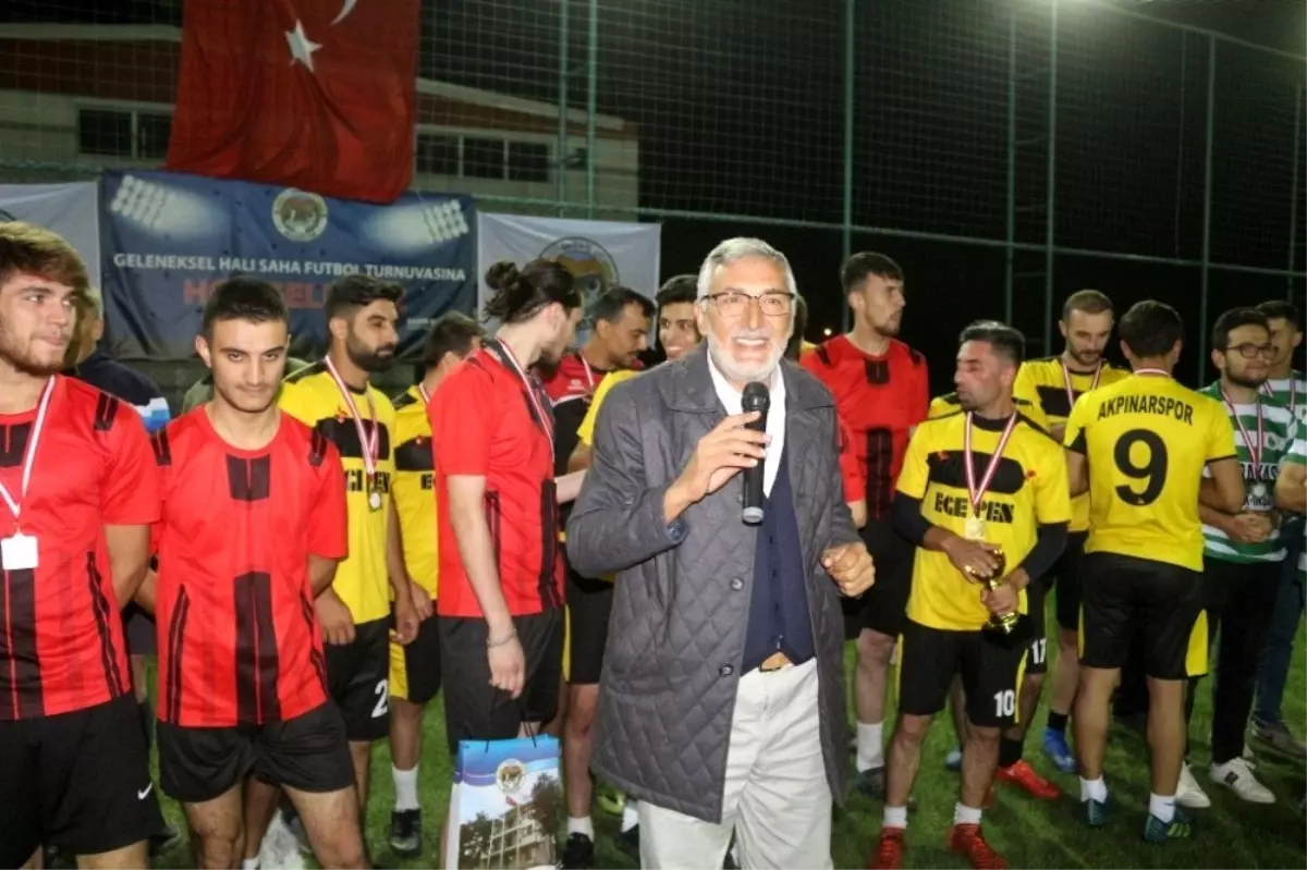 İnönü 5. Geleneksel Halı Saha Futbol Turnuvası şampiyonu belli oldu