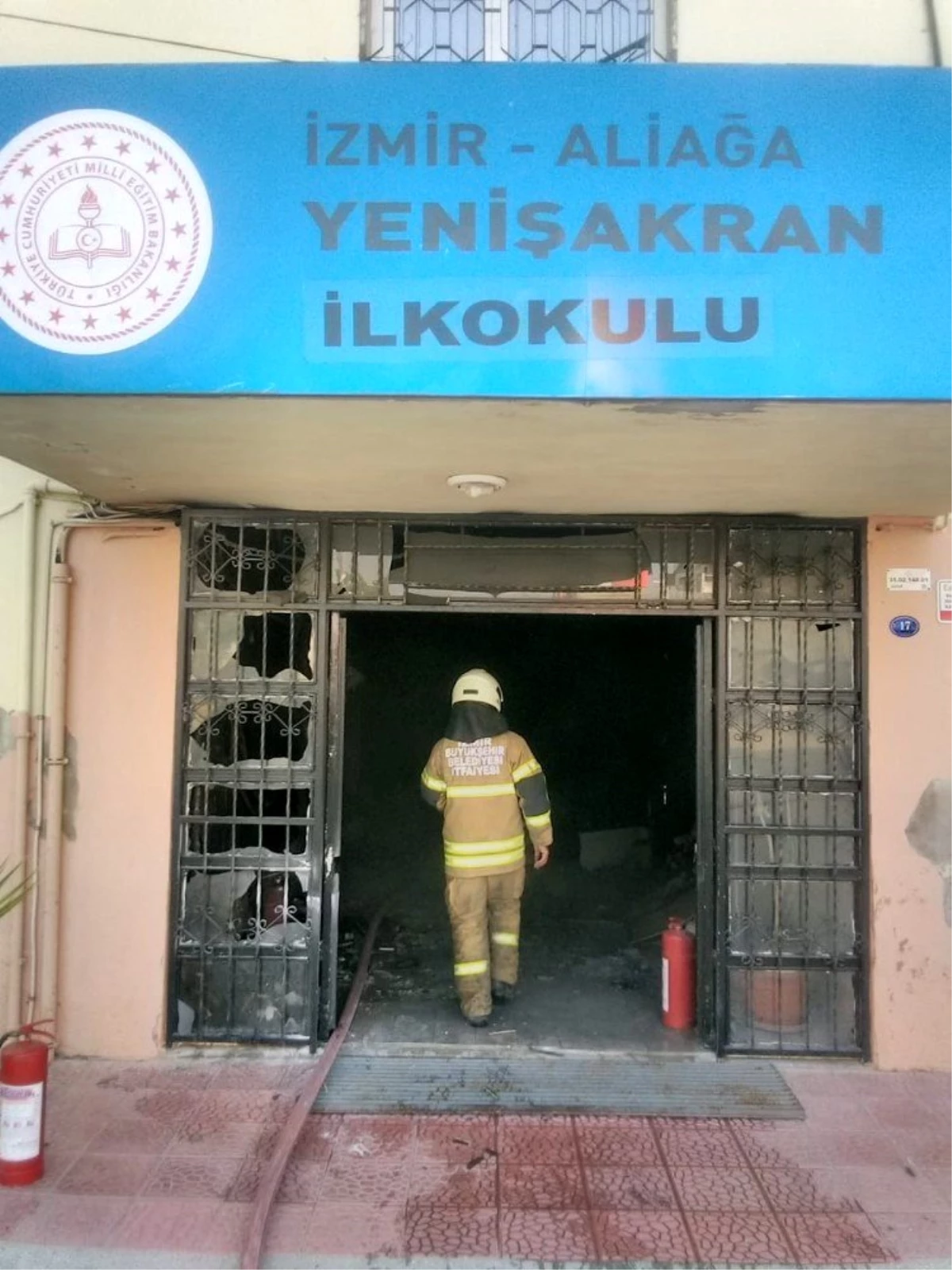 İzmir\'de ilkokulda yangın