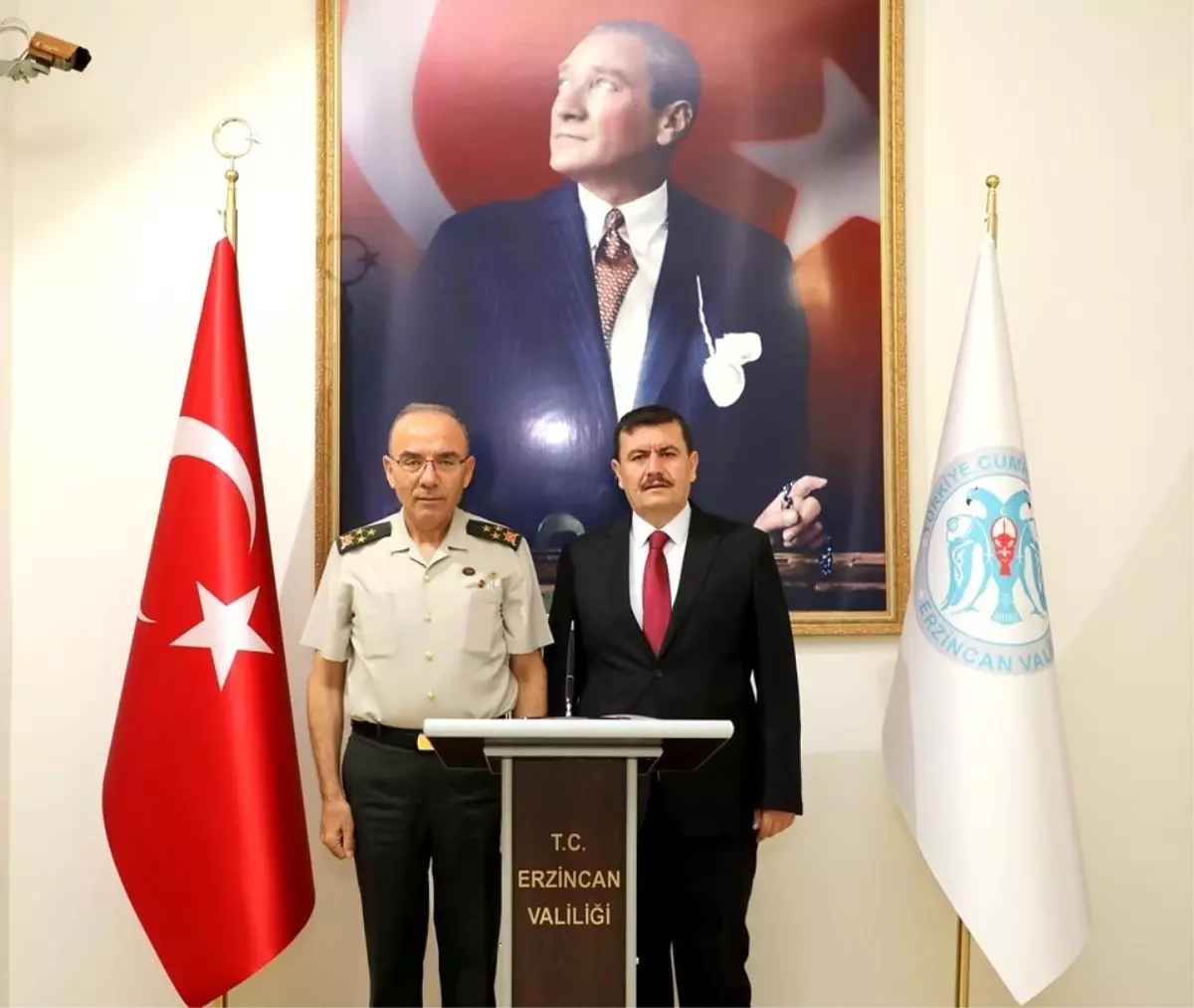 Korgeneral Öngay\'dan Vali Ali Arslantaş\'a ziyaret