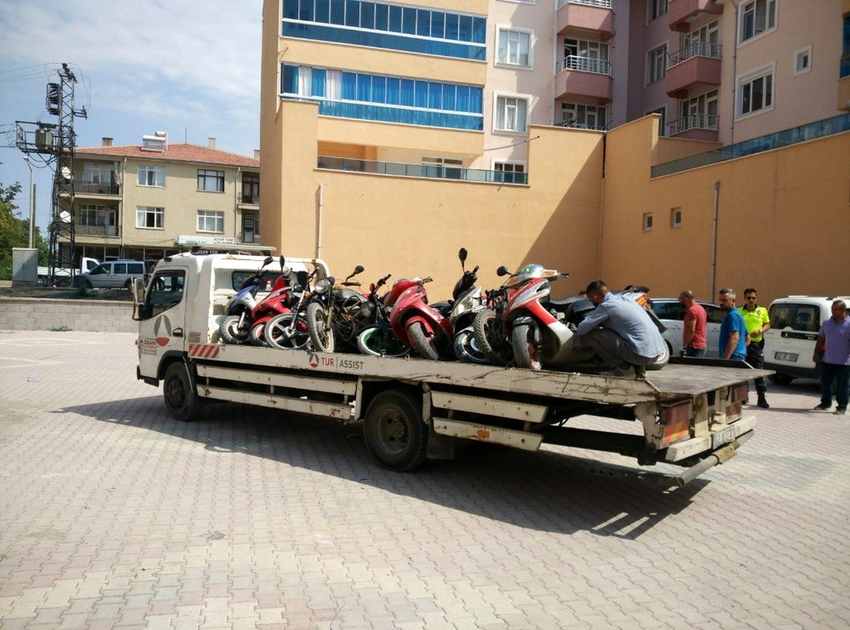 Kulu\'da ekipler plakasız motosikletlere göz açtırmıyor