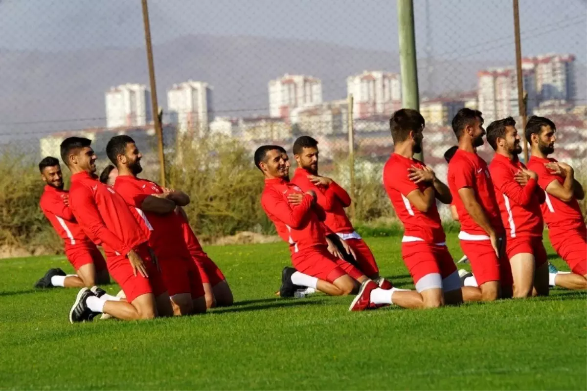 Nevşehir Belediyespor, Pazarspora\'a bileniyor