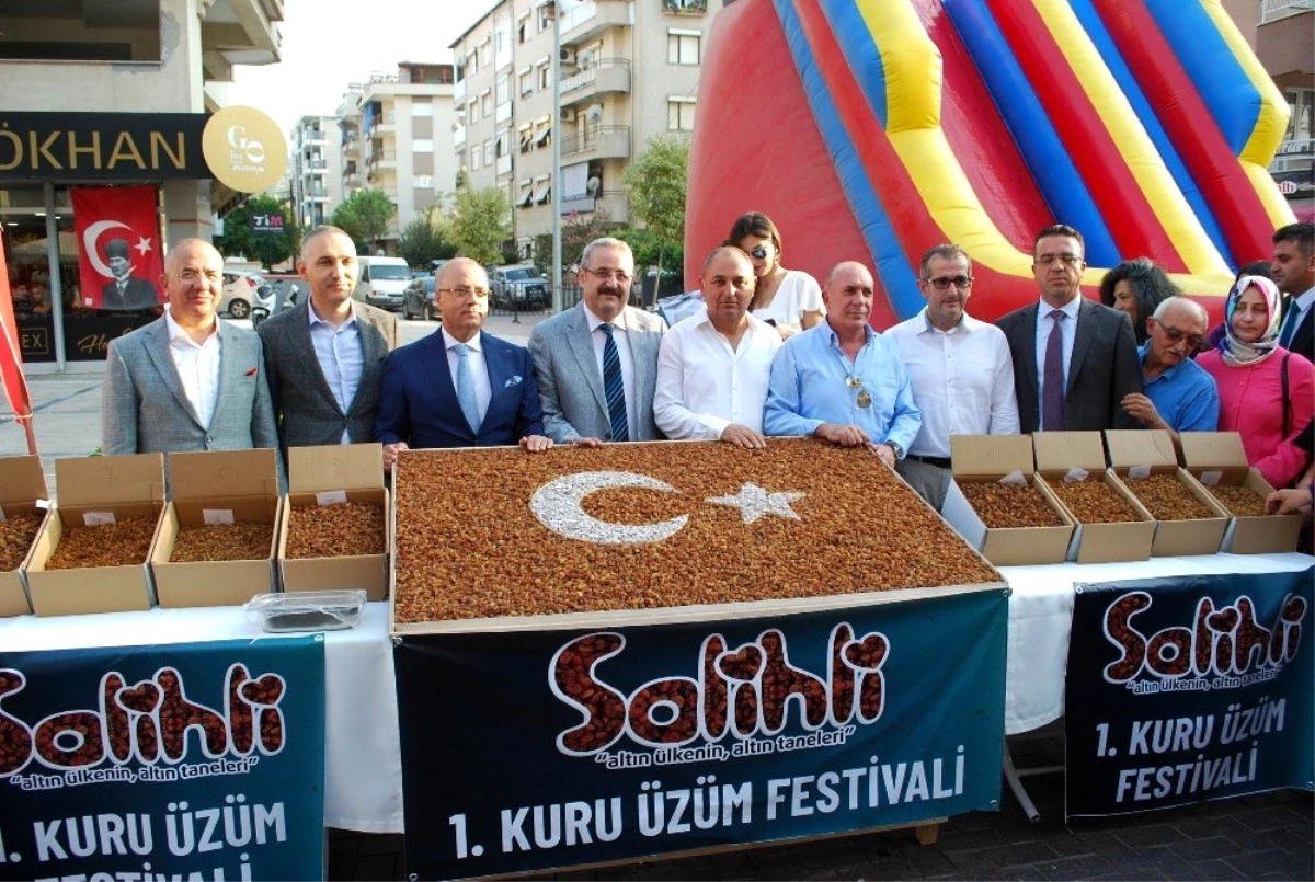 Salihli\'de çifte kutlama