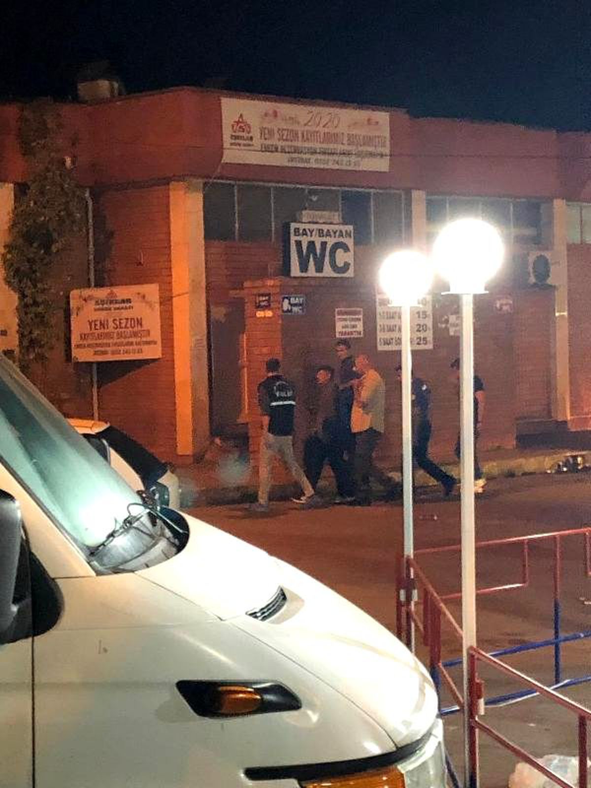 Sinop\'ta silahlı kavga esnasında yoldan geçen kadın hayatını kaybetti