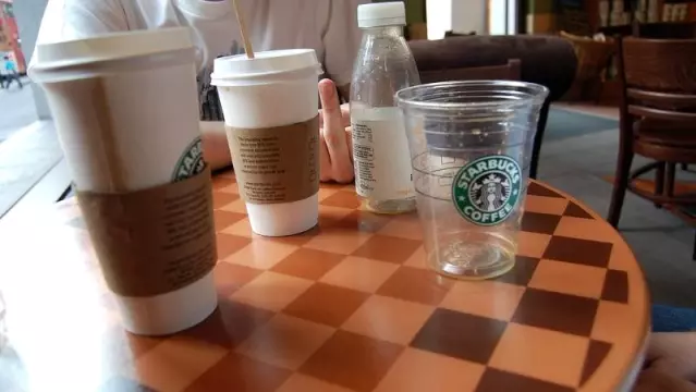 Starbucks’ta Aziz ismi kahve bardağına ISIS olarak yazıldı