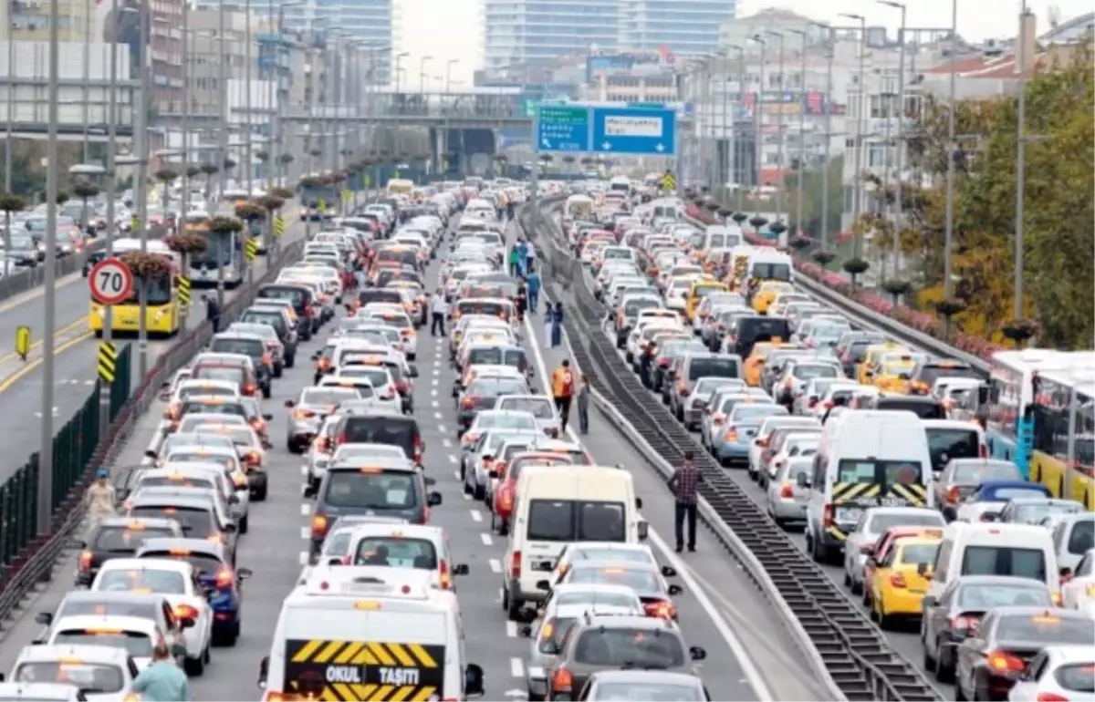 Trafiğe 7 ayda 380 binden fazla aracın kaydı yapıldı