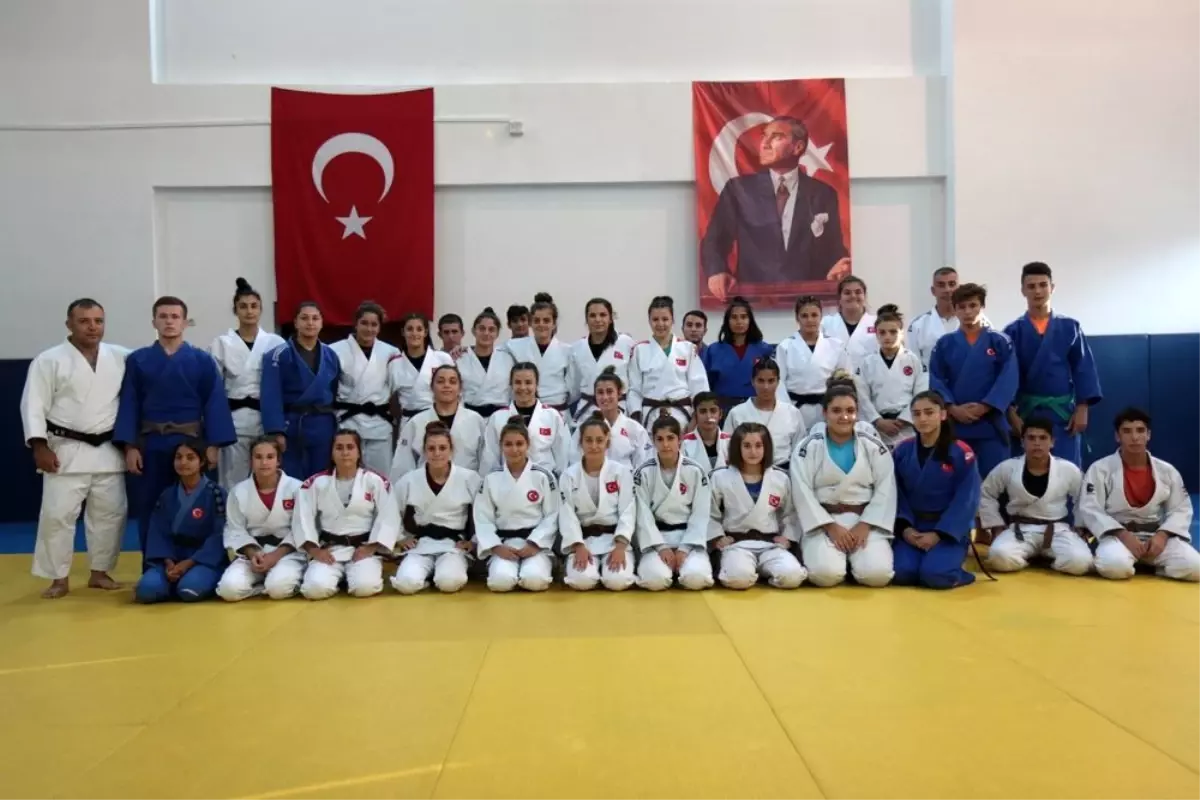 Ümit Milli Kadın Judo Takımı, Dünya Şampiyonası\'na Ankara\'da hazırlanıyor