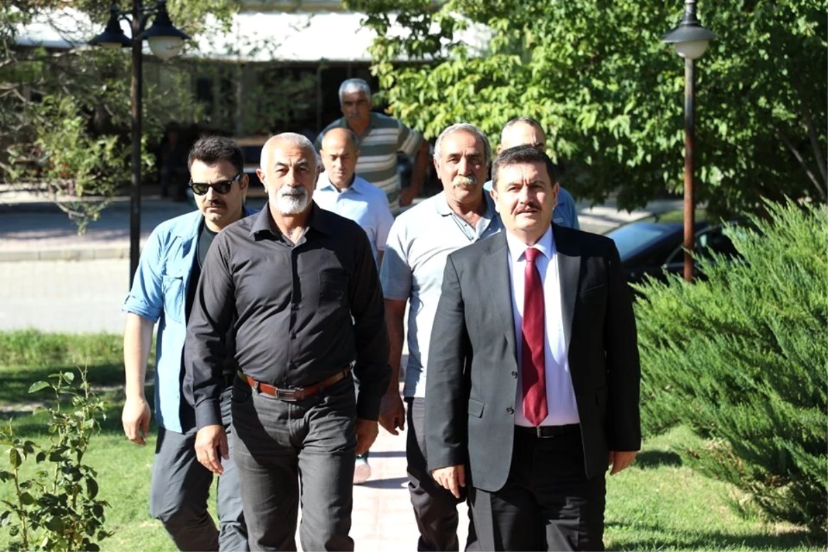 Vali Arslantaş, Erzincan\'ın turizm beldelerinden Çağlayan ve Mollaköy\'de incelemelerde bulundu