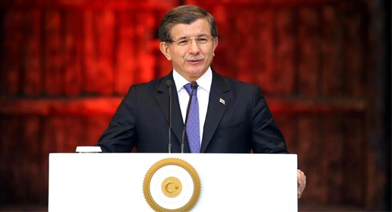 AK Parti\'den ihracı istenen Ahmet Davutoğlu ekibini topladı