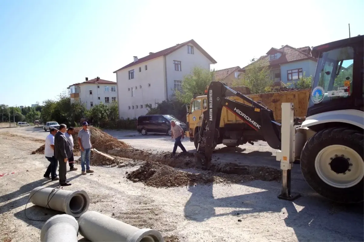 Akın, alt yapı çalışmalarını inceledi