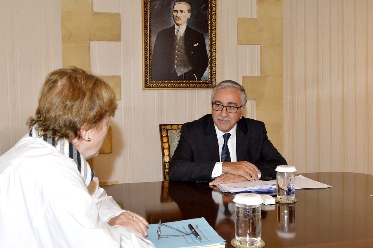BM\'nin Kıbrıs\'taki mekik diplomasisi 5. gününde