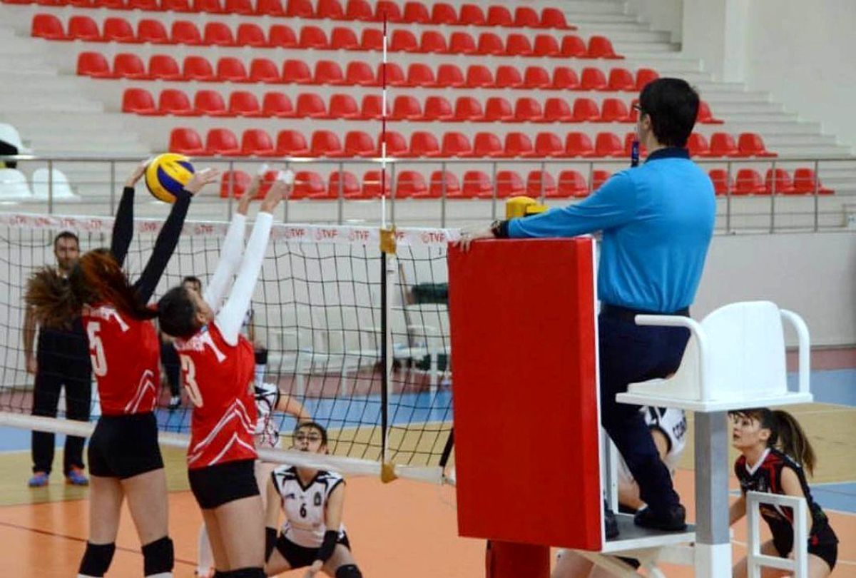 CÜSK voleybol takımı 7. grupta