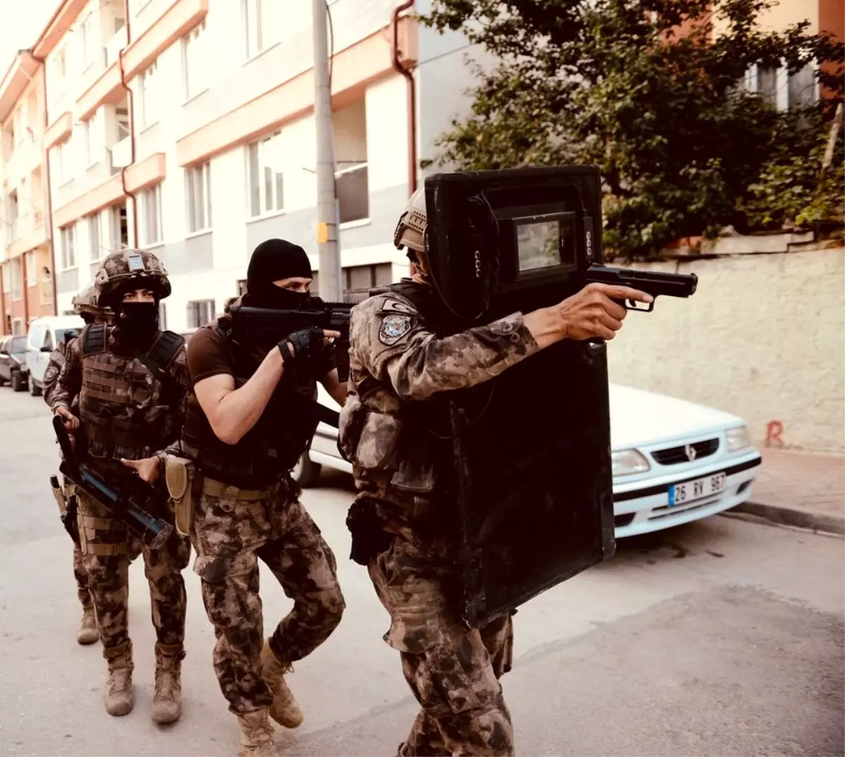 Eskişehir narkotik polisinden dev operasyon