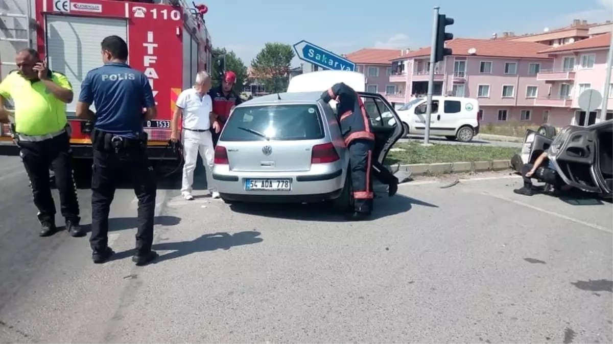 Işık ihlali kazayı beraberinde getirdi: 5 yaralı