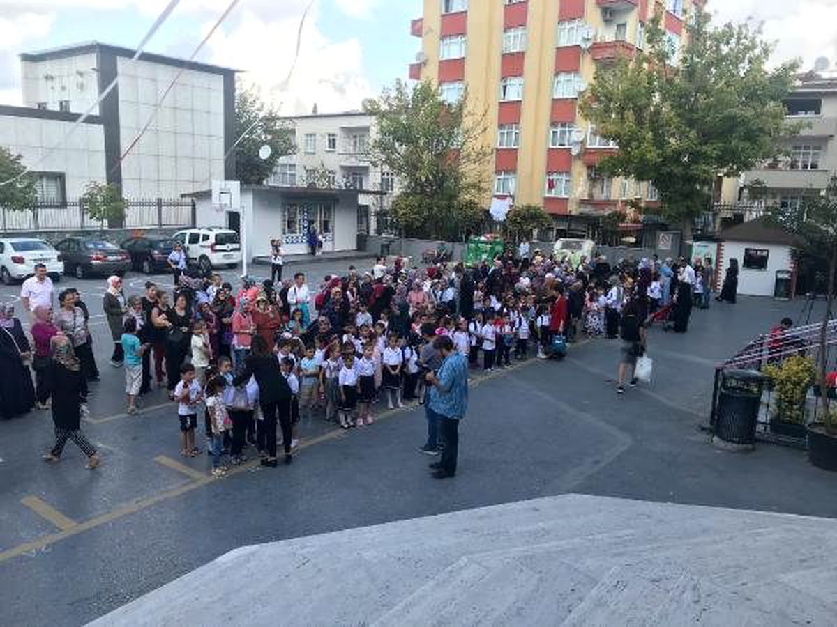 İstanbul\'da 919 bin öğrenci uyum eğitimine başladı