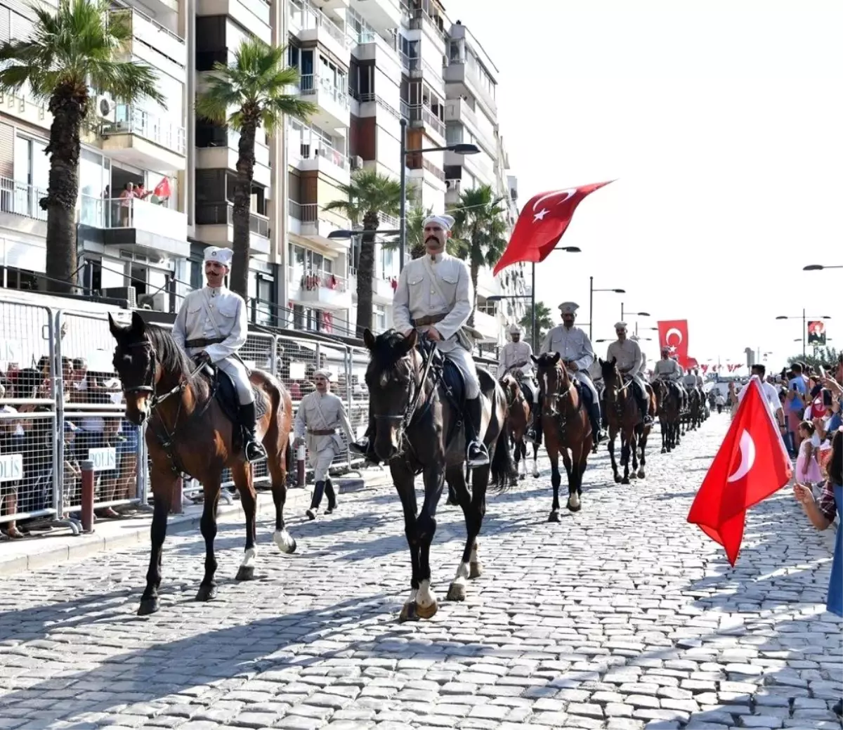 İzmir, 9 Eylül coşkusuna hazır