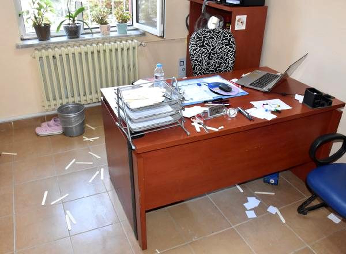 Kadın hasta, istediği ilacı yazmayan kadın doktoru darp etti