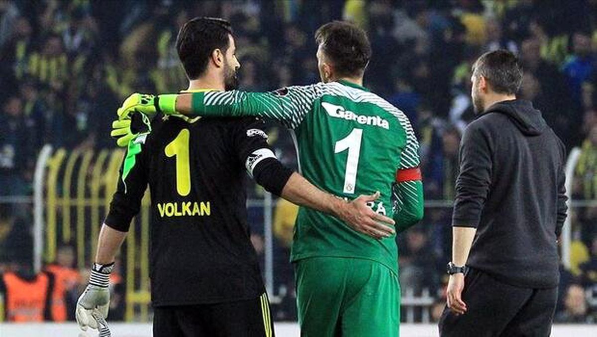 Muslera\'dan Volkan Demirel\'e: "Yeni maceranda..."