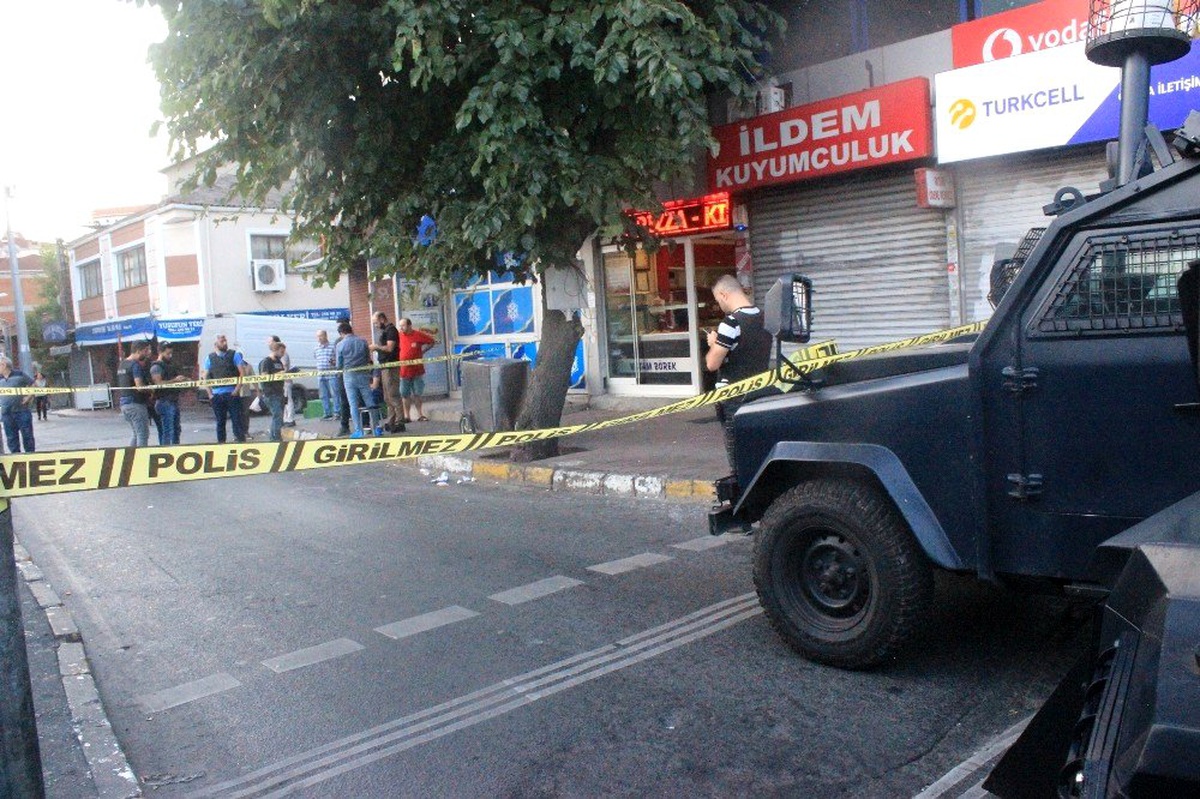 Beyoğlu börekçide silahlı saldırı 1 ölü 1 yaralı