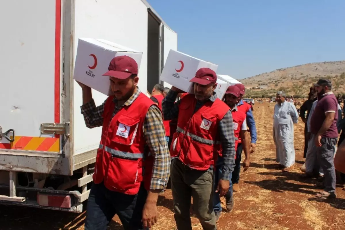 Çadırlarda yaşayan İdliblilere Türk Kızılayından yardım eli