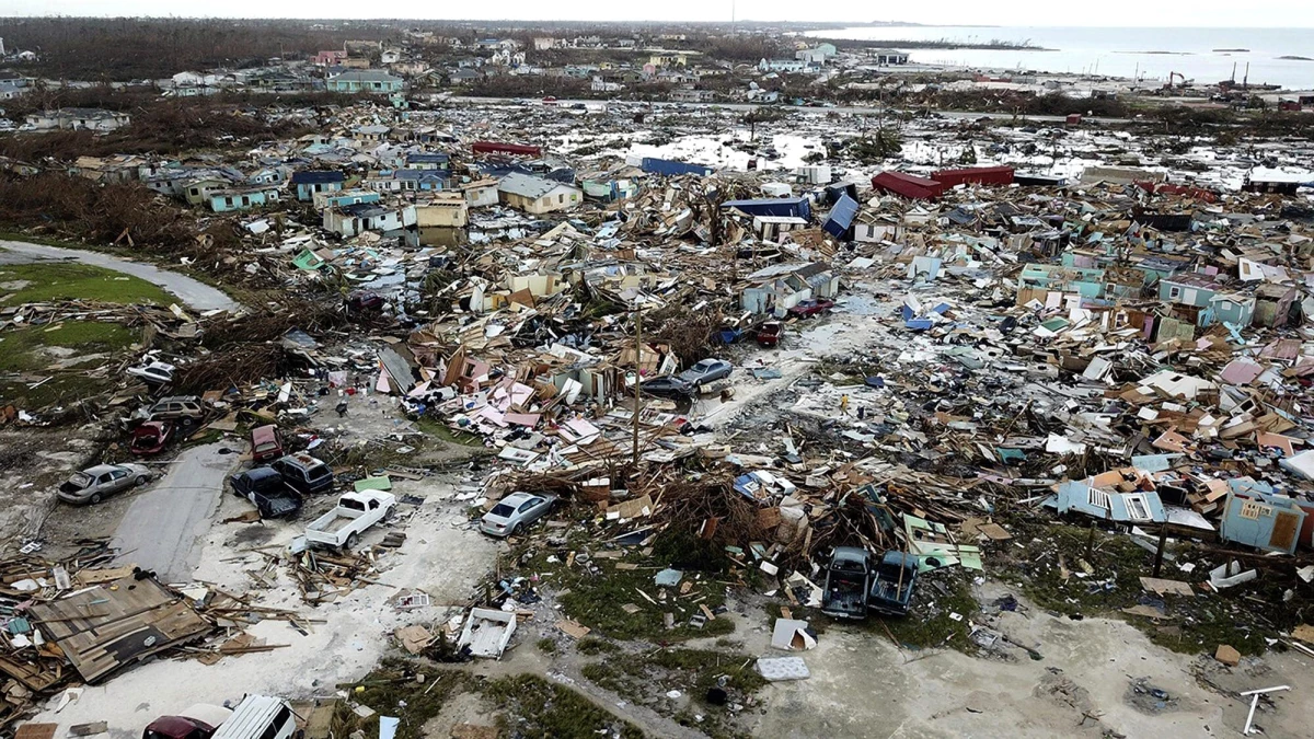 Bahamalar\'ı vuran Dorian Kasırgası yeniden güç kazandı: Kategori 3\'e yükseldi