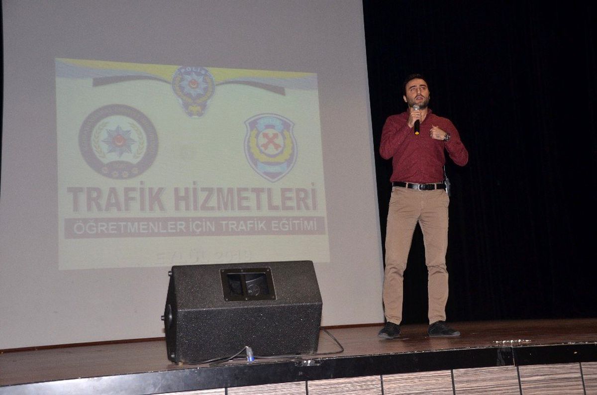 Emniyetten öğretmenlere seminer