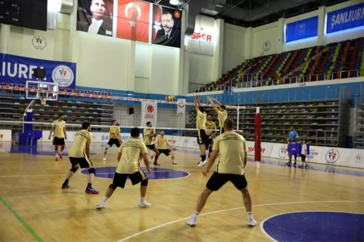 Haliliye Voleybol Takımı lige sıkı hazırlanıyor