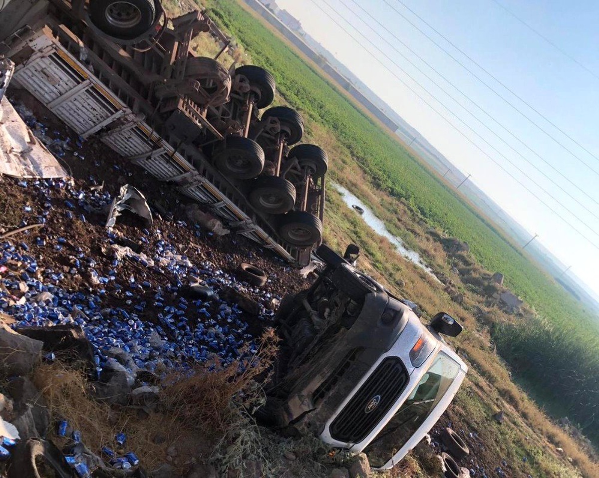 Kamyonetle çarpışan tır takla attı: 1 yaralı