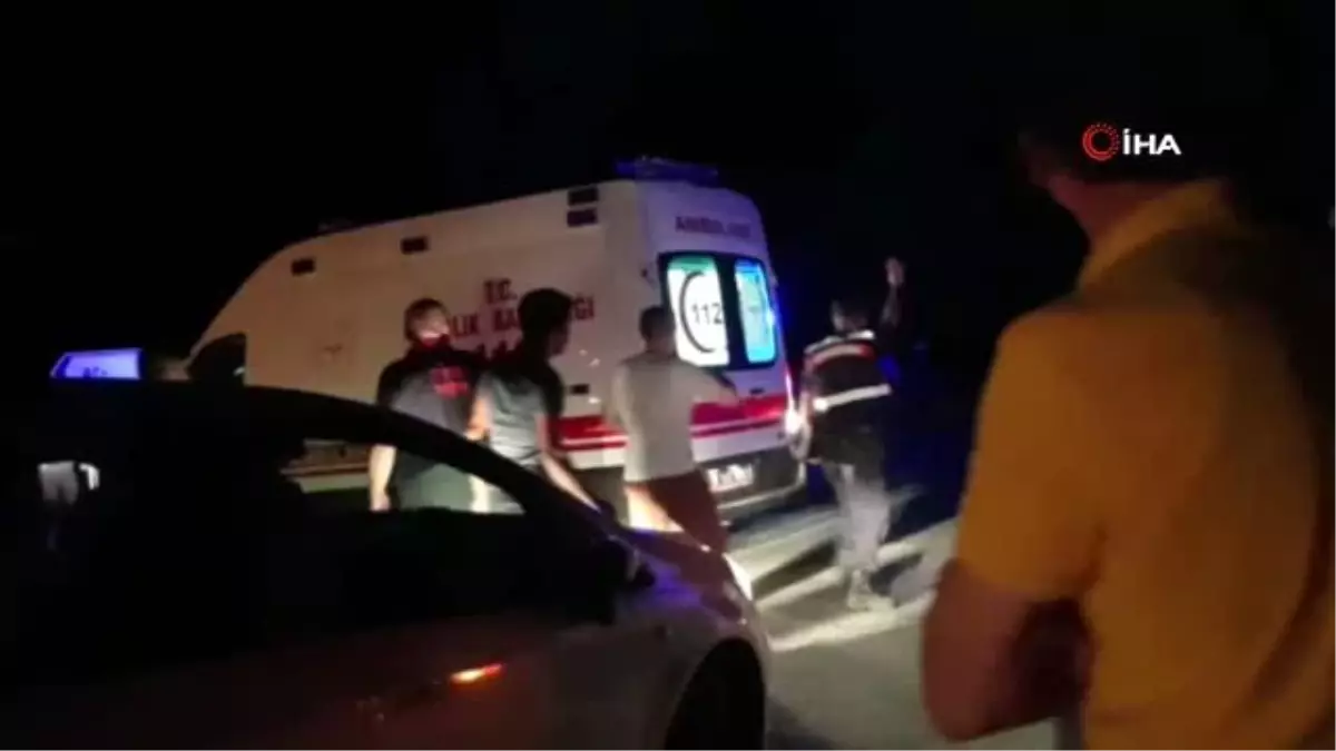 Kamyonun altına giren otomobil hurdaya döndü: 1 ölü, 1 yaralı