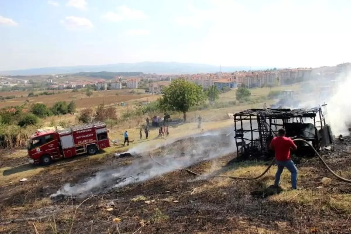 Malkara\'da otluk yangını; 10 dönüm alan zarar gördü