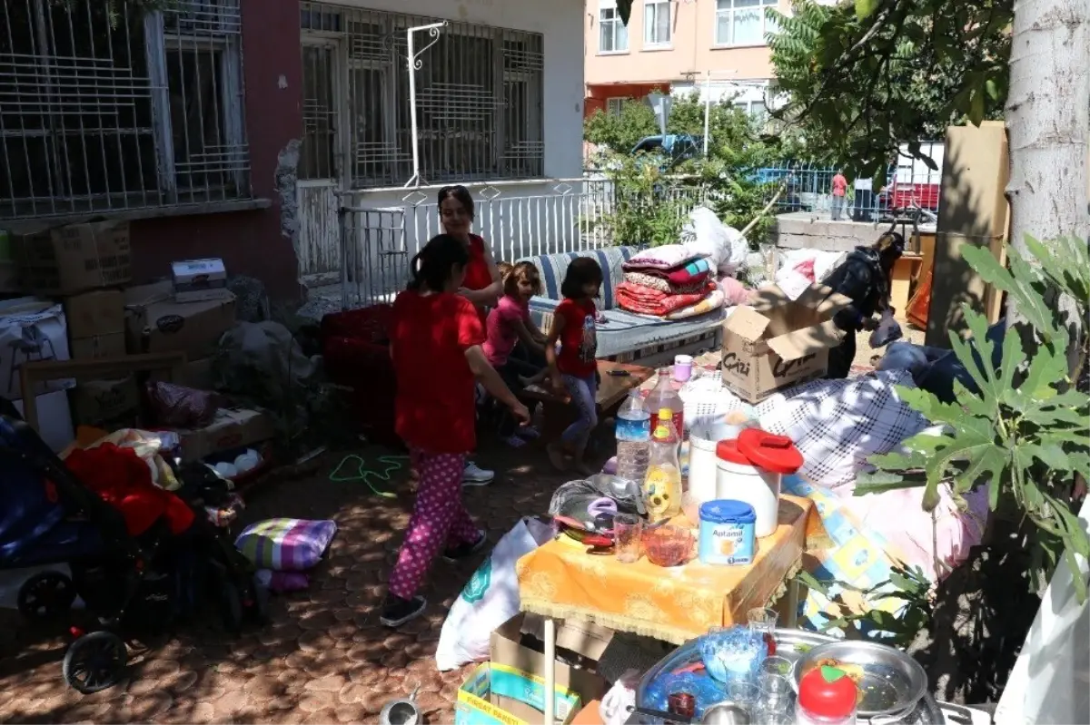 Sara hastası kadın 3 çocuğuyla sokakta kaldı