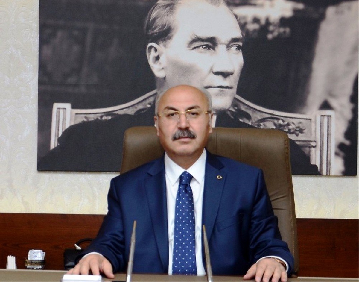 Vali Köşger; "Bağımsızlık ruhunu yeniden her alanda canlandırmalıyız"