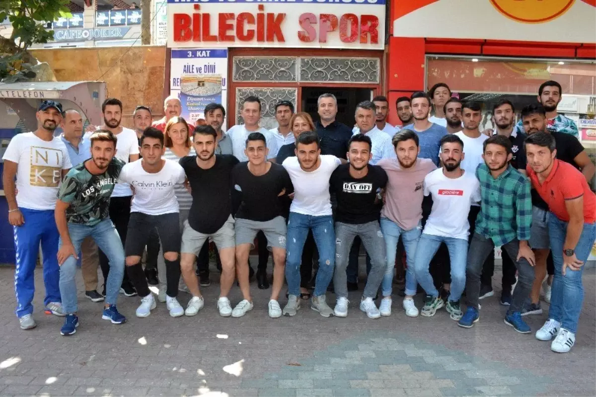 Bilecikspor\'dan imza şovu