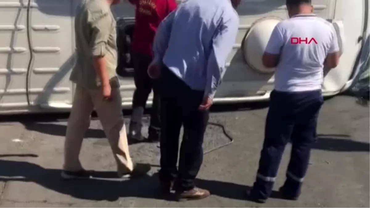 Diyarbakır yolcu minibüsü ile otomobil çarpıştı 9 yaralı