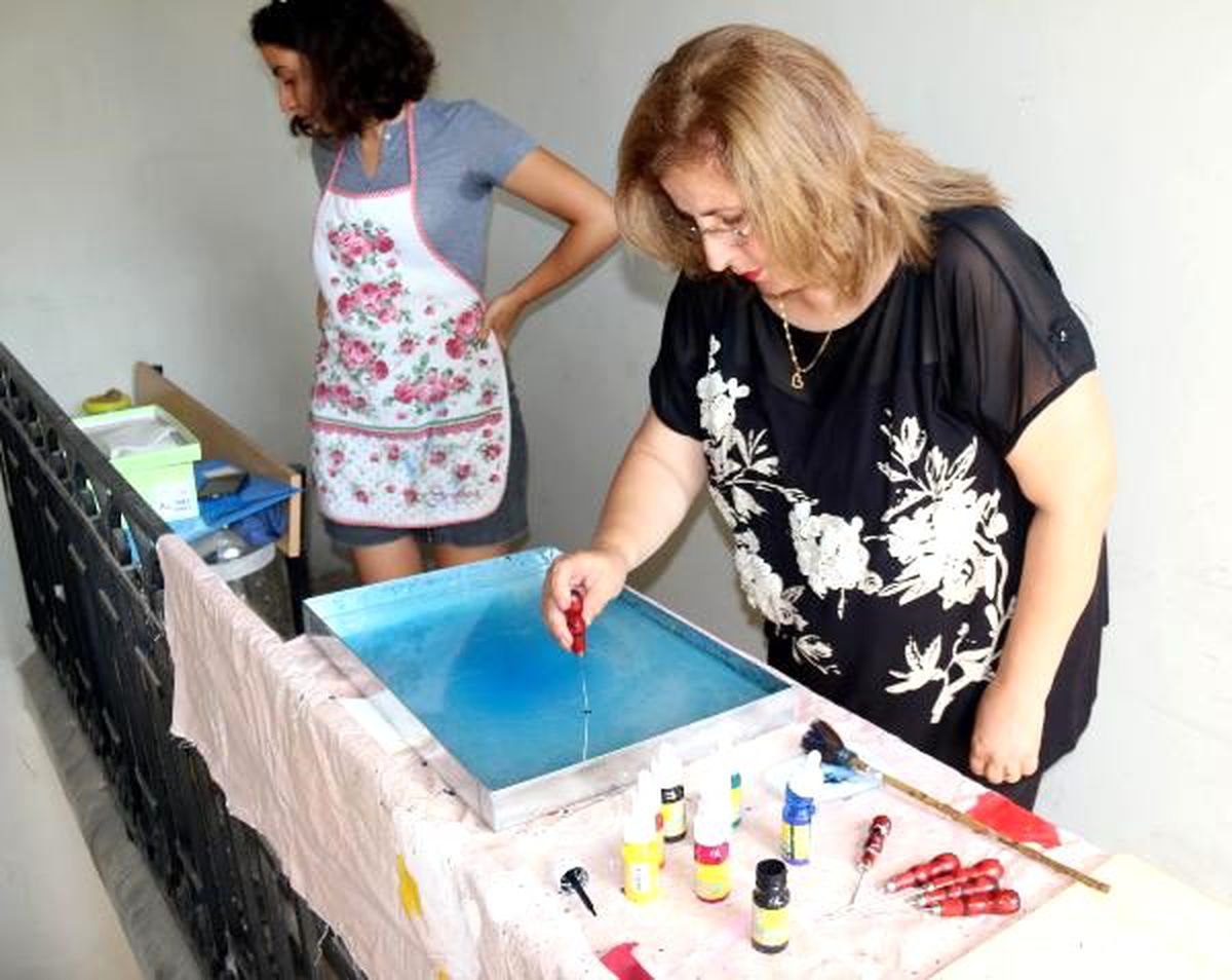 Ebru sanatı hatay ipeği ile buluştu