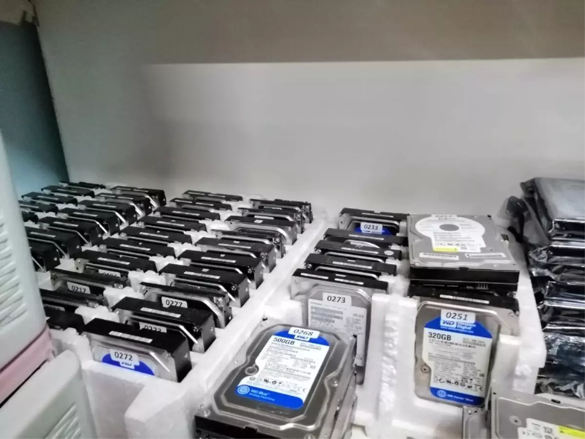 FETÖ\'nün hücre evinde 70 harddisk ele geçirildi