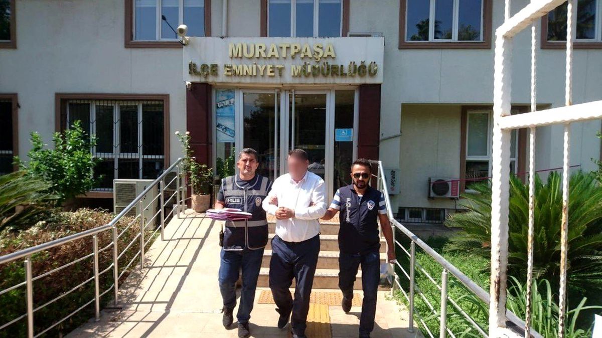 Hasta gibi davranarak, hastaları soyan şoför tutuklandı
