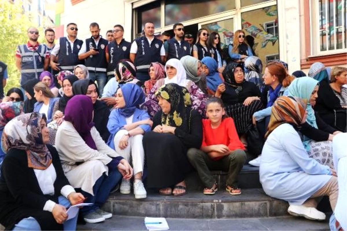 Hdp önündeki oturma eyleminde 5\'inci gün; aile sayısı 13\'e çıktı (2)