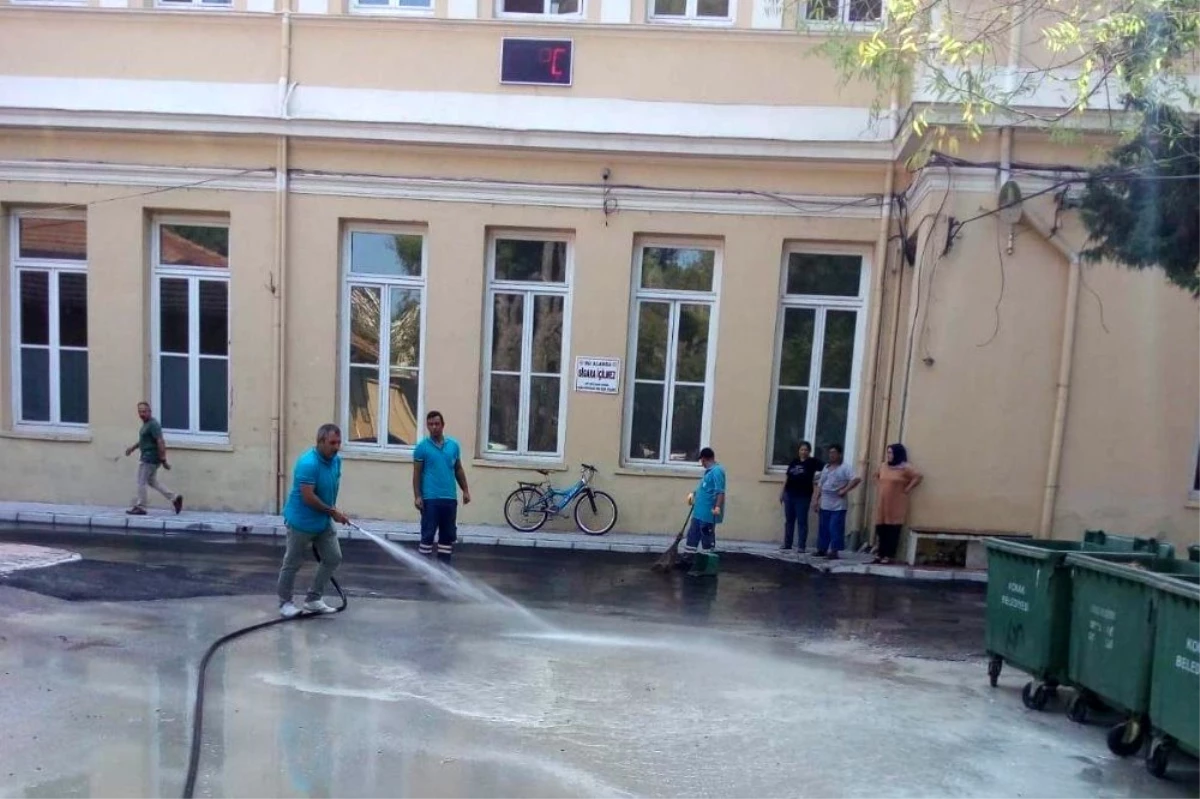 Konak\'tan okullara temizlik harekatı