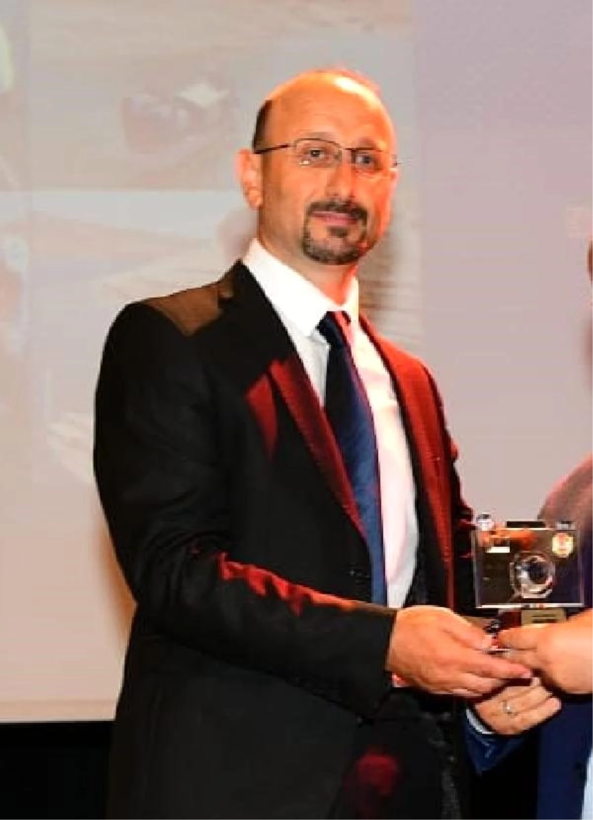 Trabzon gazeteciler cemiyeti\'nden dha\'ya ödül