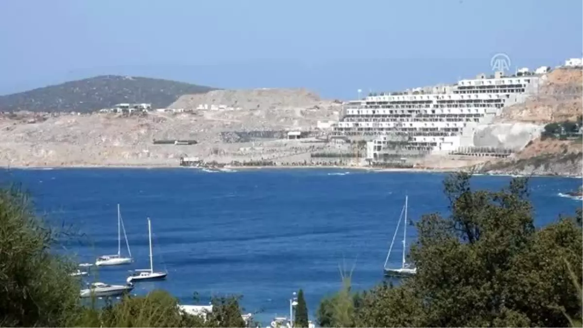 Bodrum\'da rezidans ve villa inşaatındaki yıkımı bakanlık sürdürüyor