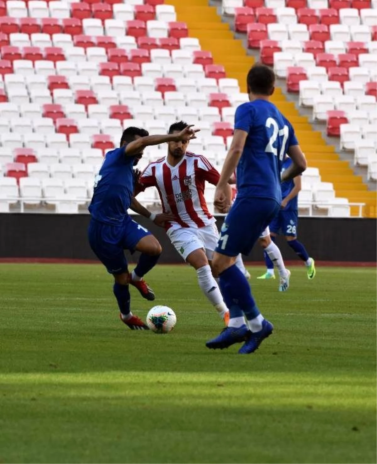 Demir grup sivasspor hazırlık maçında bb erzurumspor\'a 3-1 yenildi