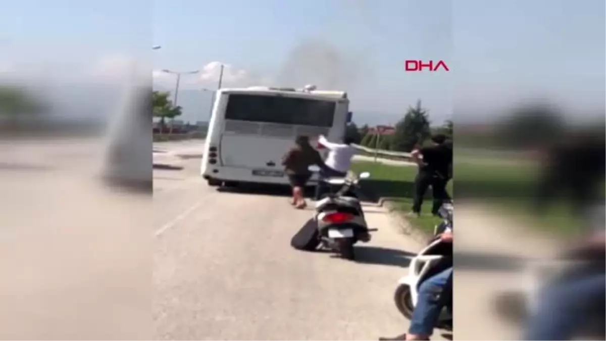 Düzce halk otobüsünün motoru yandı