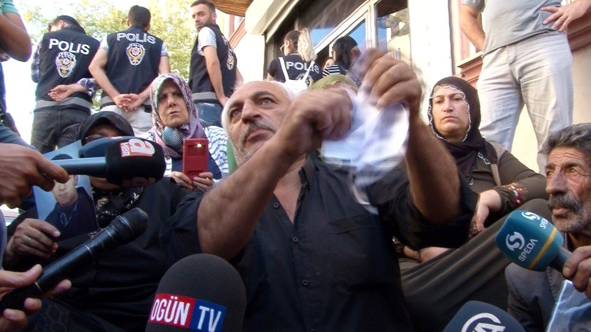 HDP\'lilerin çocuğu kaçırılan aileler için yaptığı açıklamaya tepki
