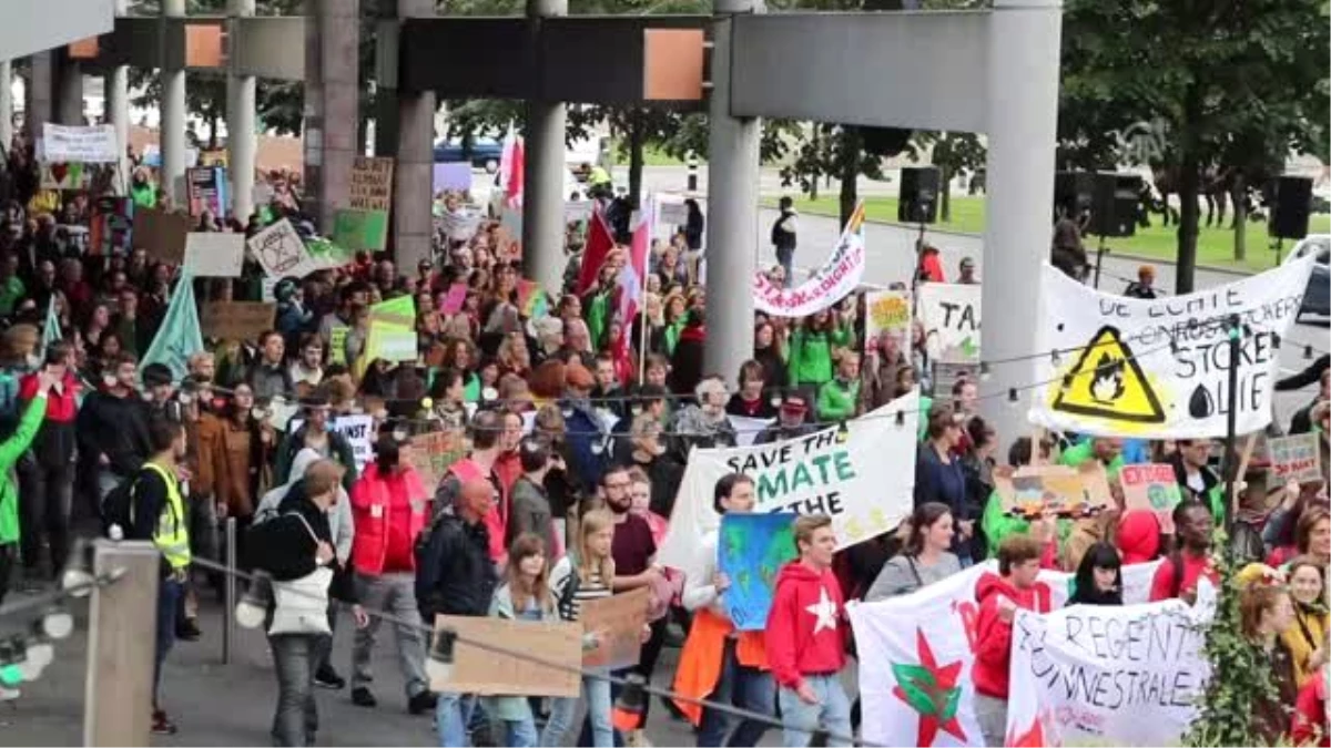 Hollanda\'da iklim protestosu