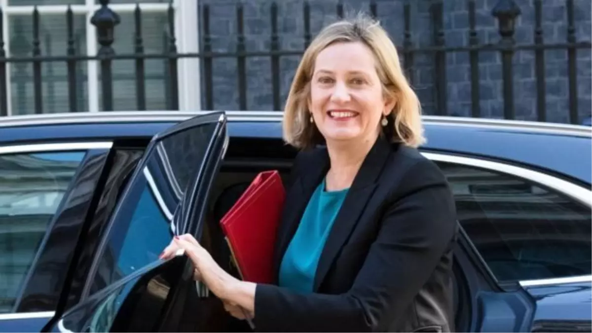 İngiltere\'de Çalışma ve Emeklilik Bakanı Amber Rudd da istifa etti