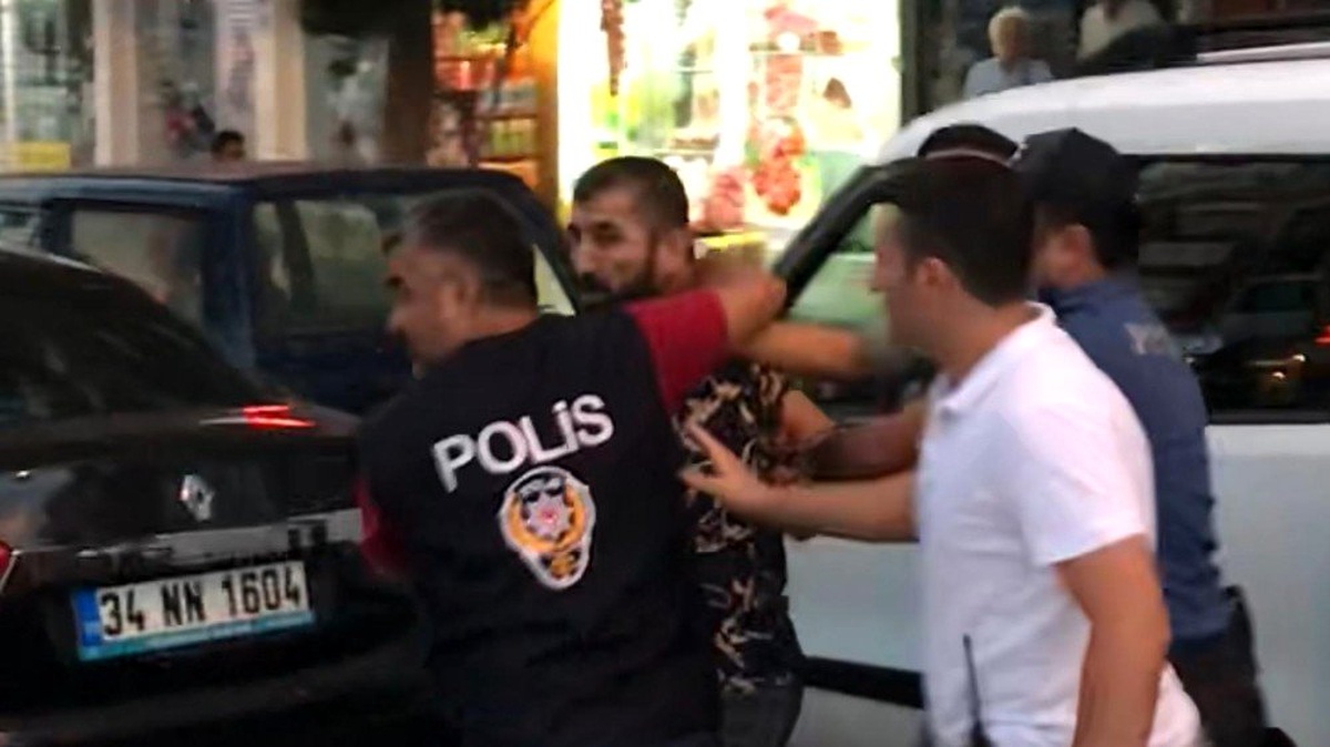 Kılıçdaroğlu\'na yumurta fırlatan kişi adli kontrol şartıyla serbest