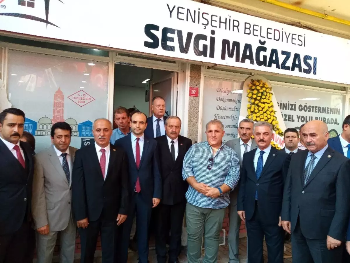 MHP Yenişehir İlçe Teşkilatı yeni binanın açılışında bir araya geldi